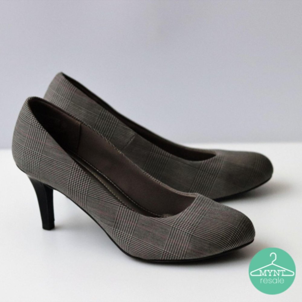 Comfort Plus by Predictions Heels in Black and White Plaid